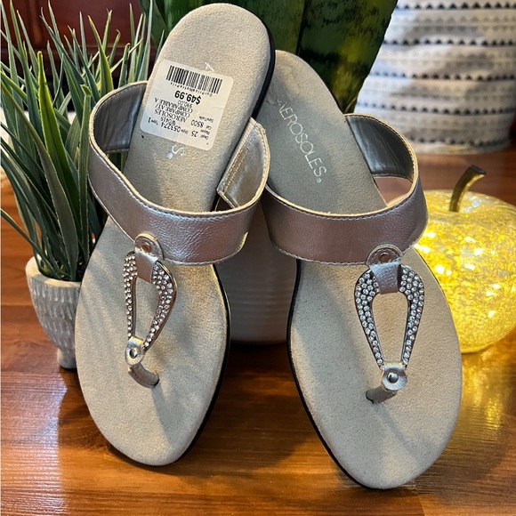 💗 BNWT AEROSOL Sandels in gorgeous Silver. - Picture 3 of 6